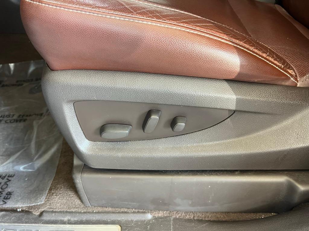 Thumbnail: 2015 Chevrolet Tahoe - 24