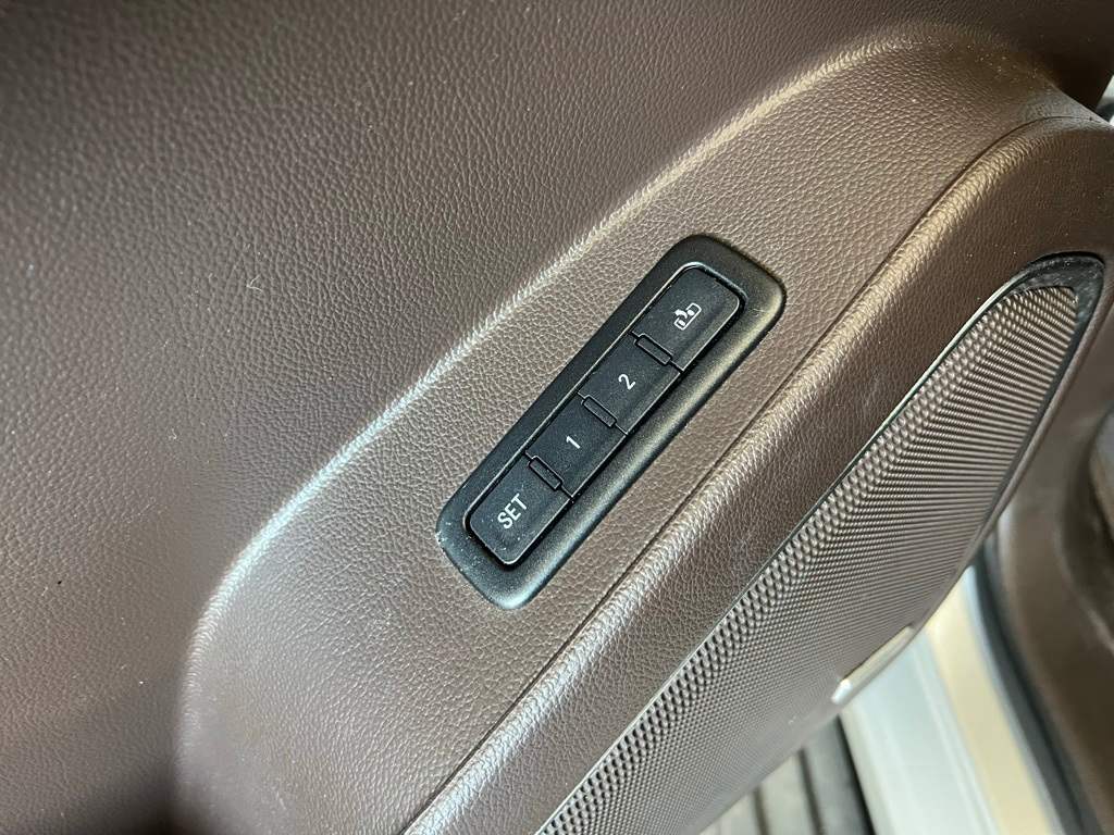 Thumbnail: 2015 Chevrolet Tahoe - 22