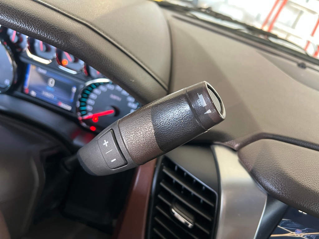 Thumbnail: 2015 Chevrolet Tahoe - 8