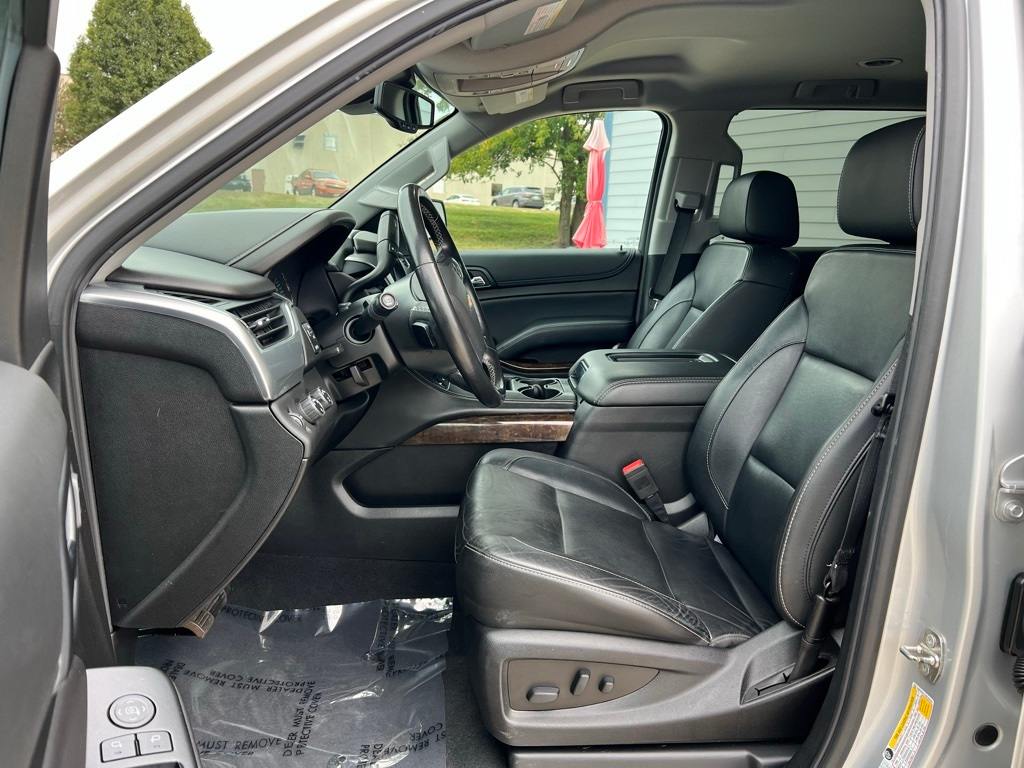 Thumbnail: 2019 Chevrolet Suburban - 12