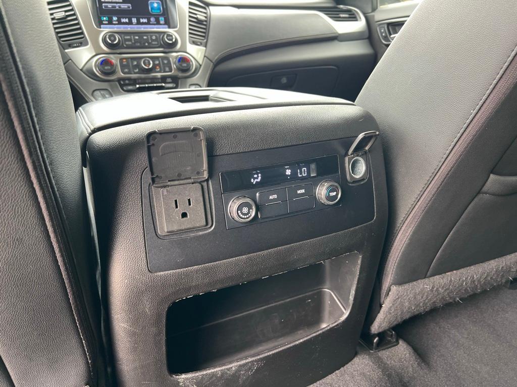 Thumbnail: 2019 Chevrolet Suburban - 30