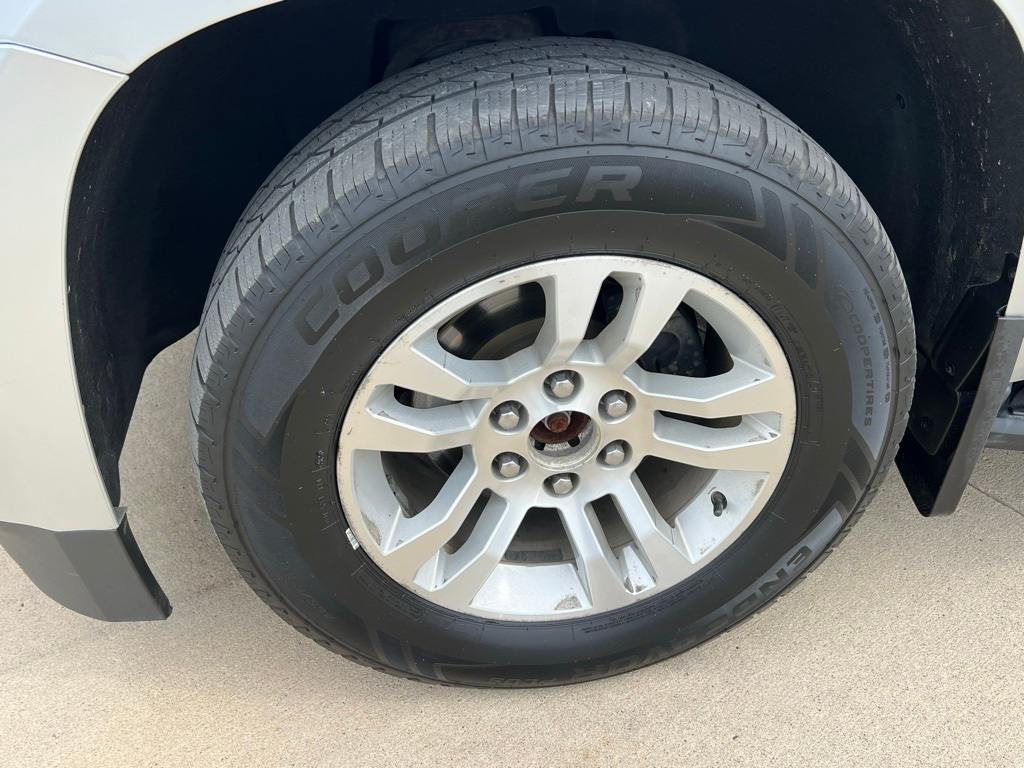 Thumbnail: 2019 Chevrolet Suburban - 8