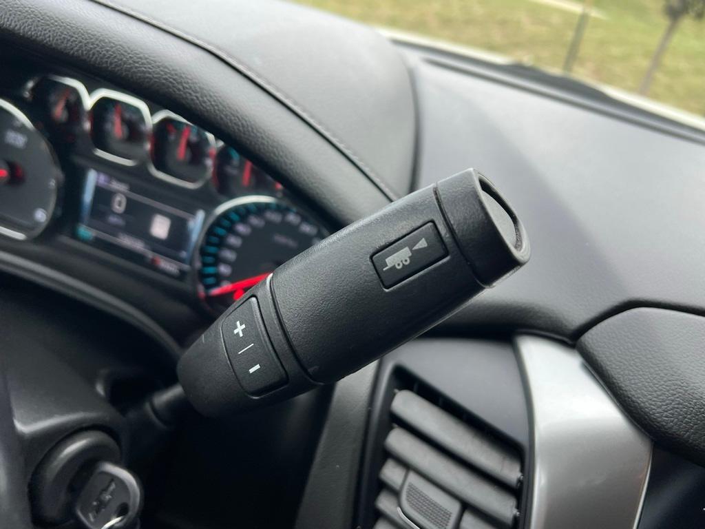 Thumbnail: 2019 Chevrolet Suburban - 10