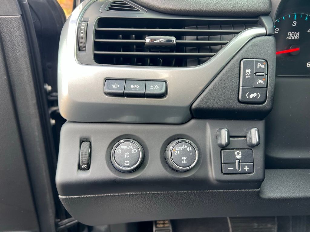 Thumbnail: 2020 Chevrolet Suburban - 31