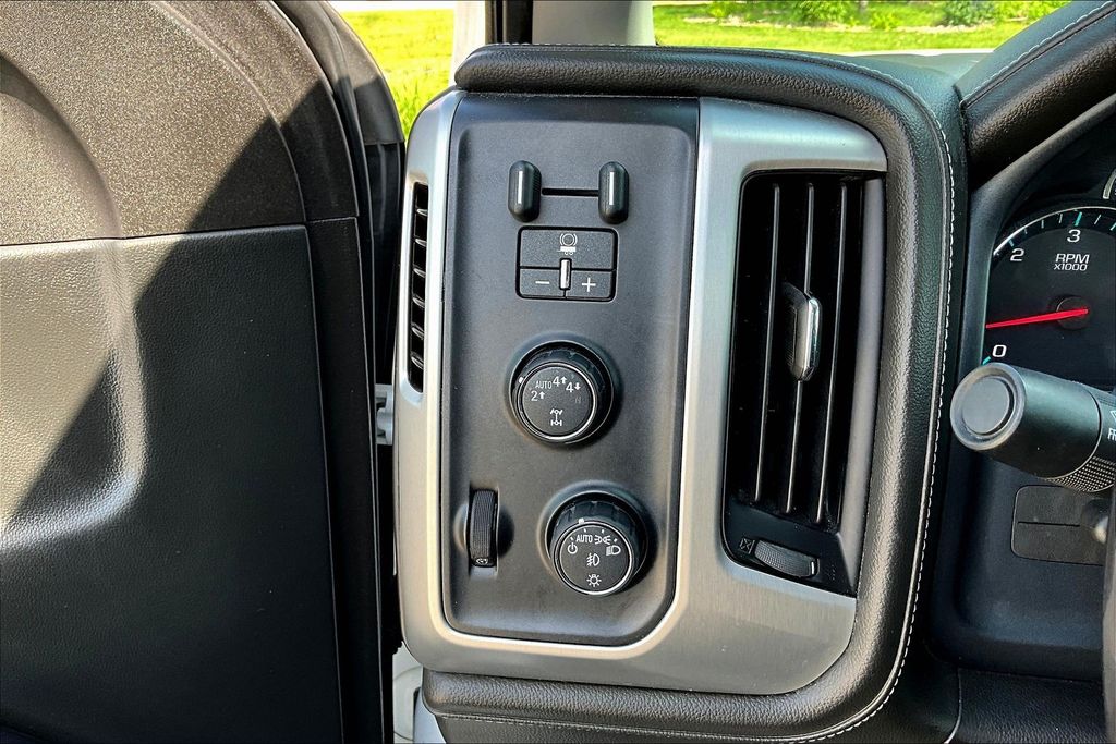 Thumbnail: 2017 GMC Sierra 1500 - 28