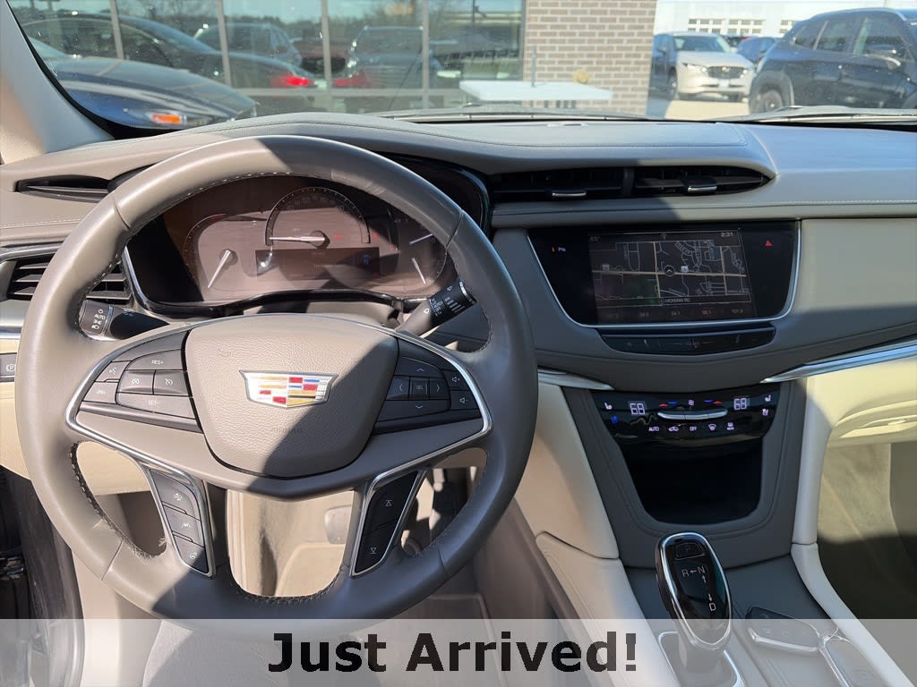 Thumbnail: 2017 Cadillac XT5 - 2