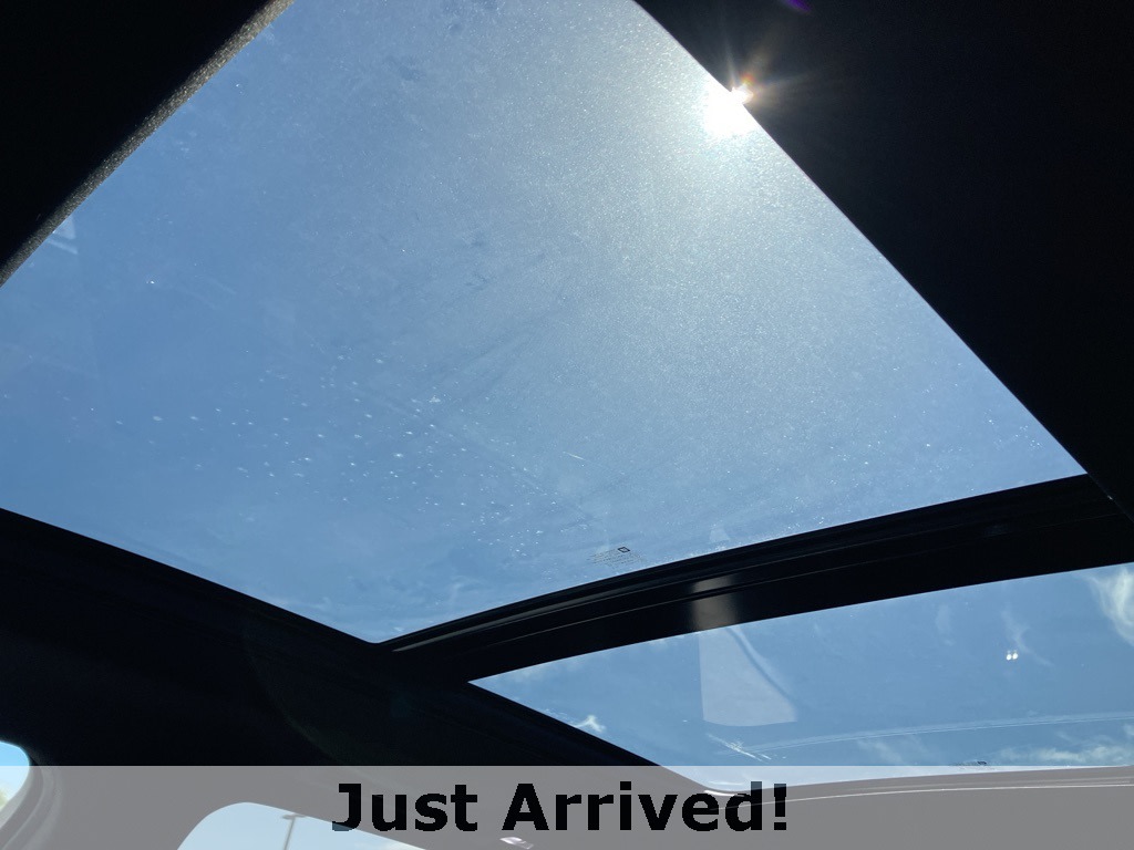 Thumbnail: 2023 Cadillac XT6 - 10