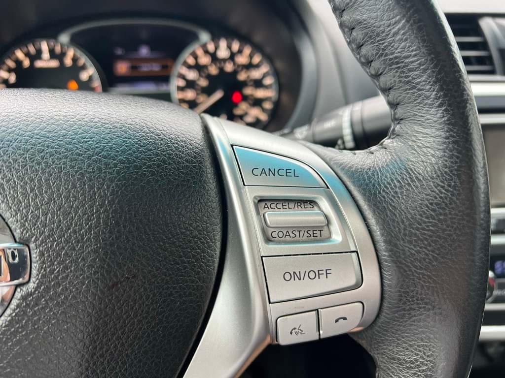 Thumbnail: 2016 Nissan Altima - 25