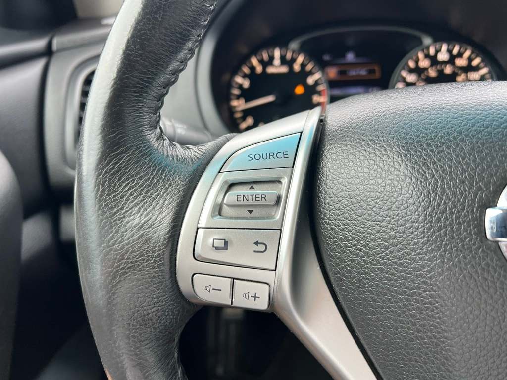 Thumbnail: 2016 Nissan Altima - 24