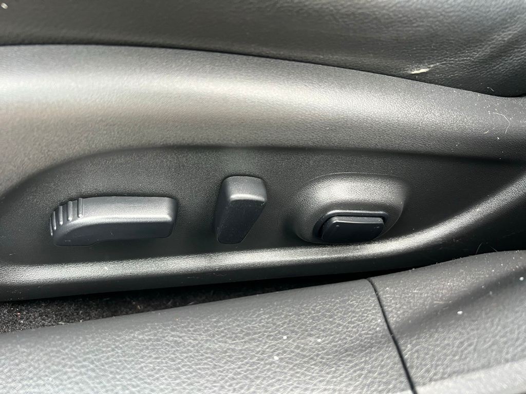 Thumbnail: 2016 Nissan Altima - 18