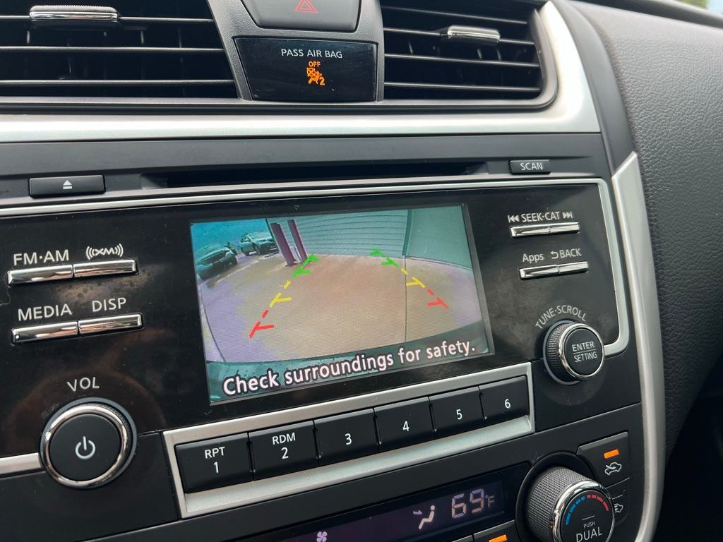 Thumbnail: 2016 Nissan Altima - 26