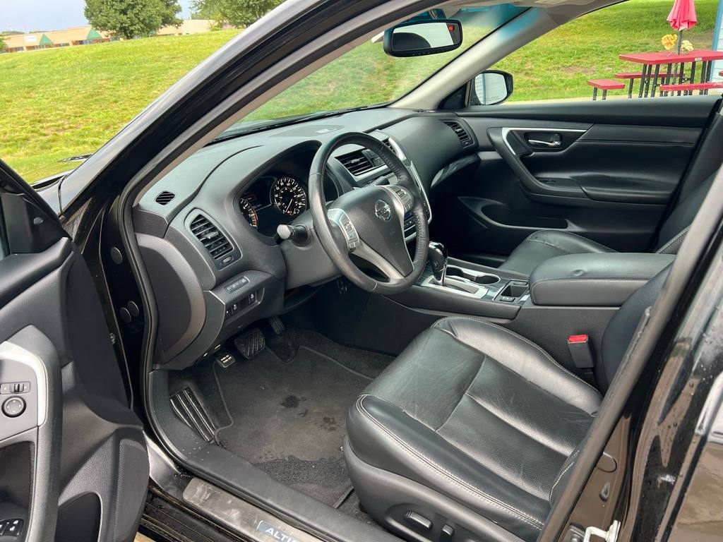 Thumbnail: 2016 Nissan Altima - 8