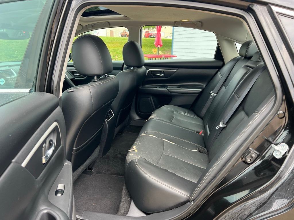 Thumbnail: 2016 Nissan Altima - 10