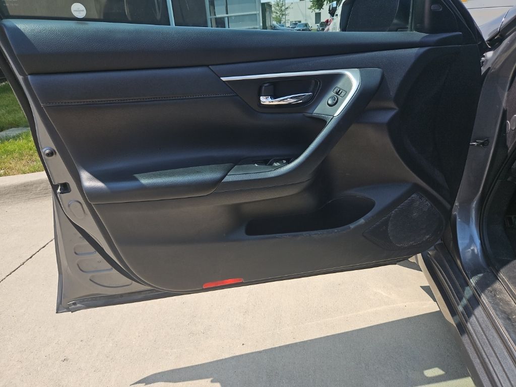 Thumbnail: 2018 Nissan Altima - 14