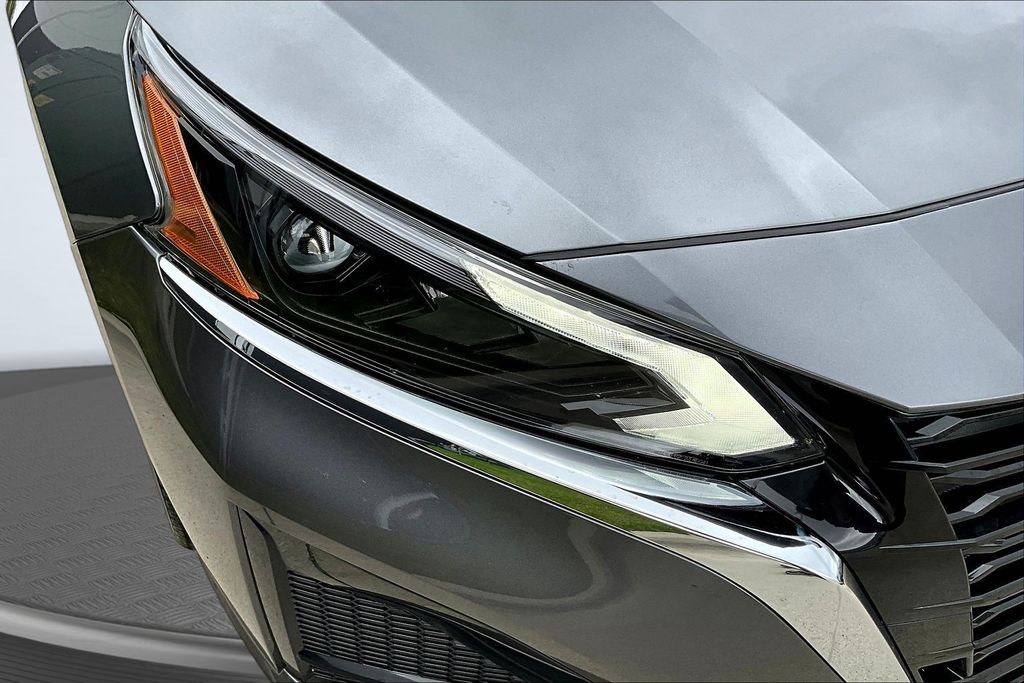 Thumbnail: 2023 Nissan Altima - 34