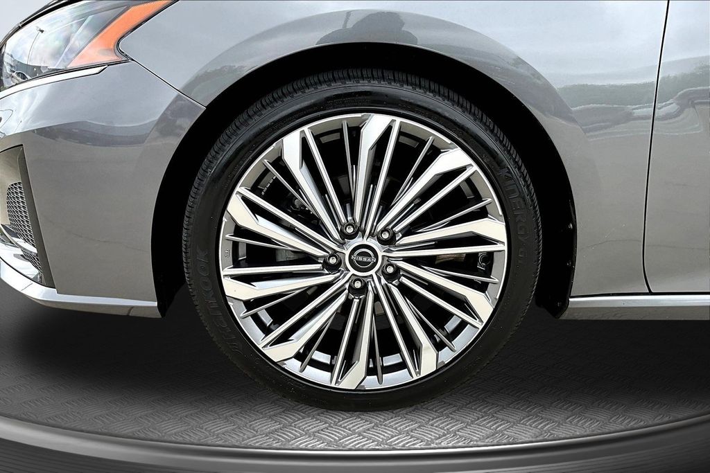 Thumbnail: 2023 Nissan Altima - 7