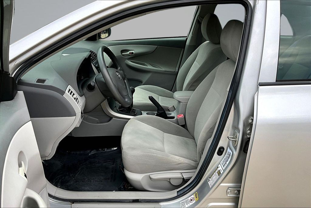 Thumbnail: 2009 Toyota Corolla - 10