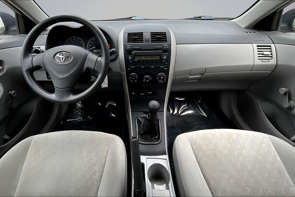 Thumbnail: 2009 Toyota Corolla - 13