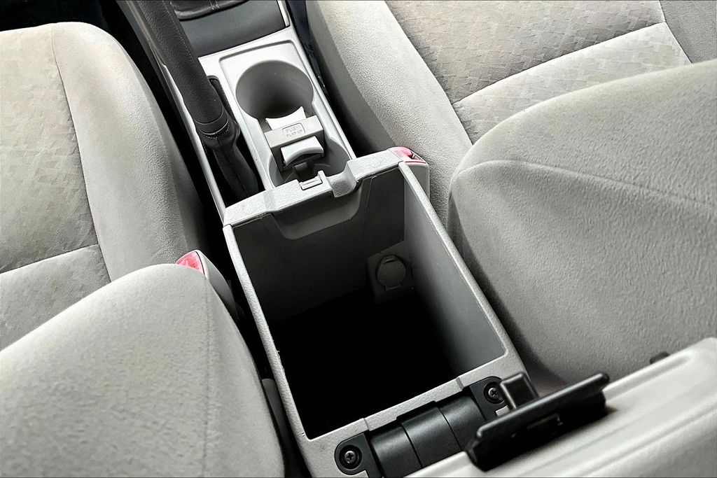 Thumbnail: 2009 Toyota Corolla - 28