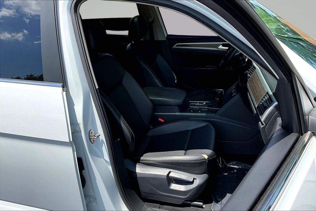 Thumbnail: 2019 Volkswagen Atlas - 10