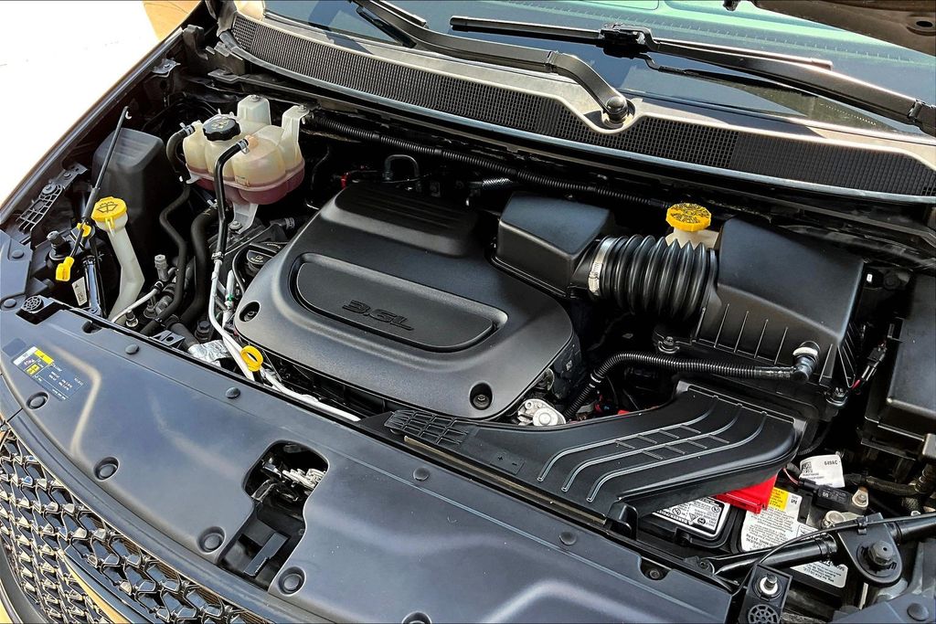 Thumbnail: 2021 Chrysler Pacifica - 8