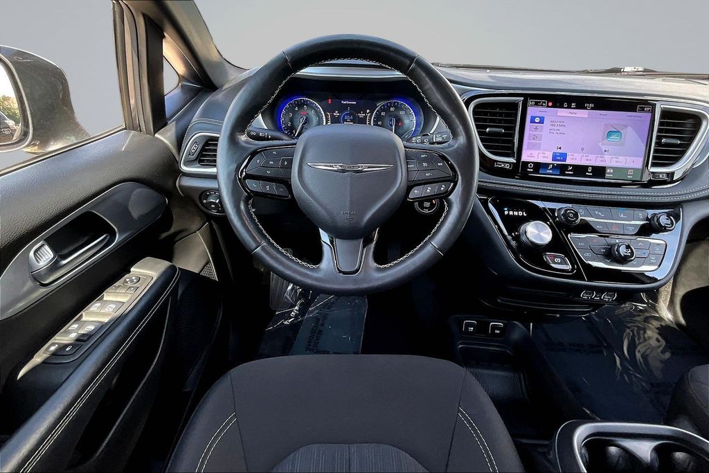 Thumbnail: 2021 Chrysler Pacifica - 2