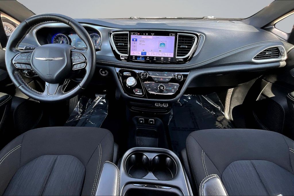 Thumbnail: 2021 Chrysler Pacifica - 13