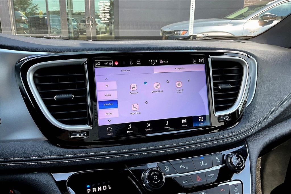 Thumbnail: 2021 Chrysler Pacifica - 29