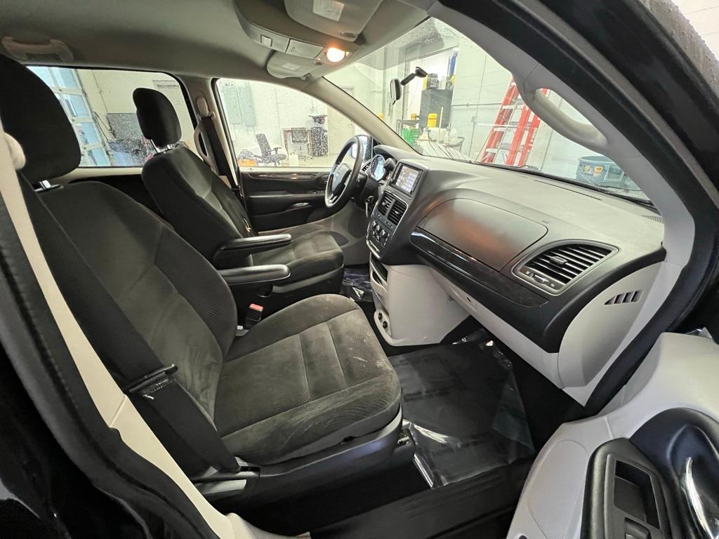 Thumbnail: 2018 Dodge Grand Caravan - 26