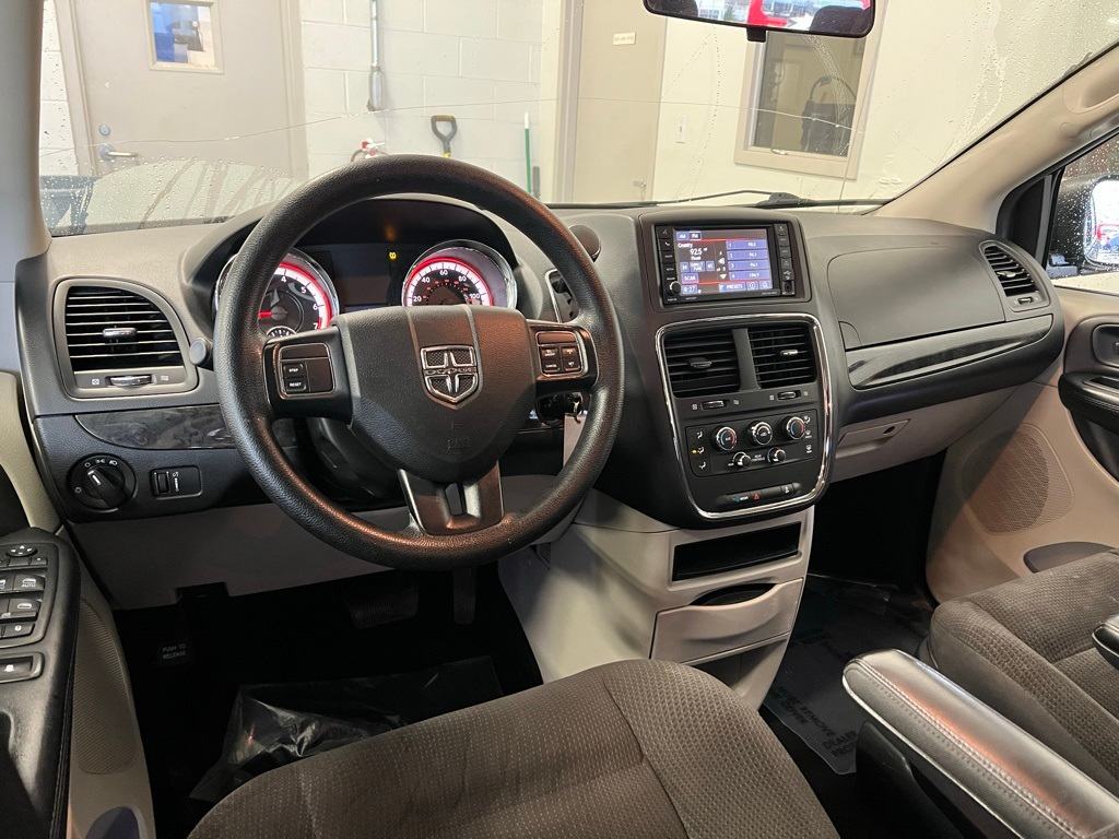 Thumbnail: 2018 Dodge Grand Caravan - 2