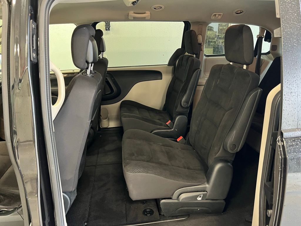 Thumbnail: 2018 Dodge Grand Caravan - 12