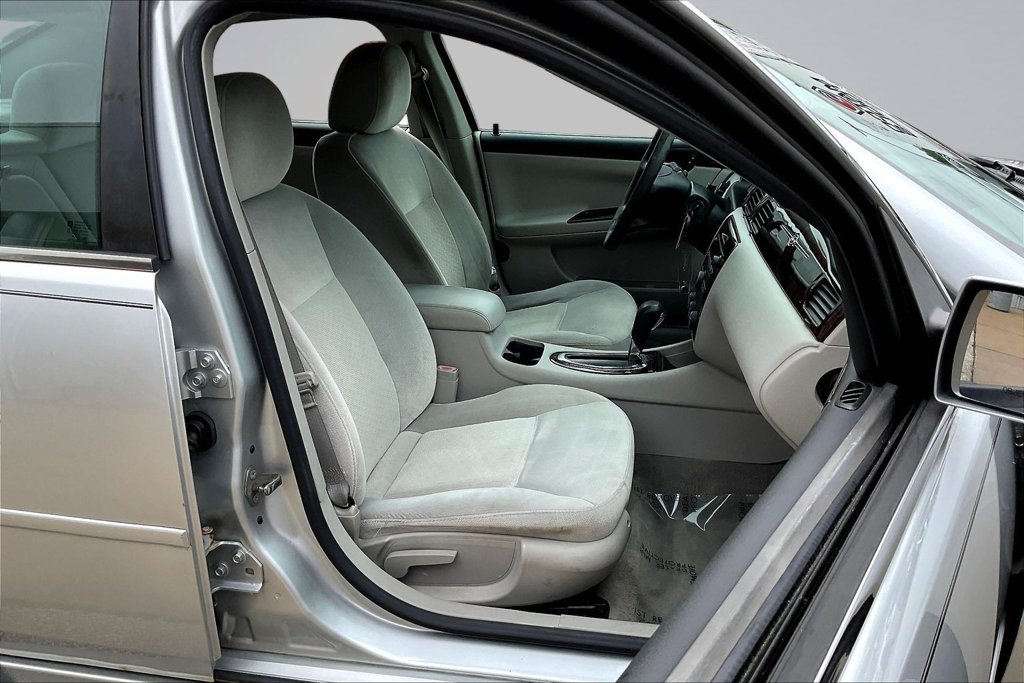 Thumbnail: 2014 Chevrolet Impala - 10