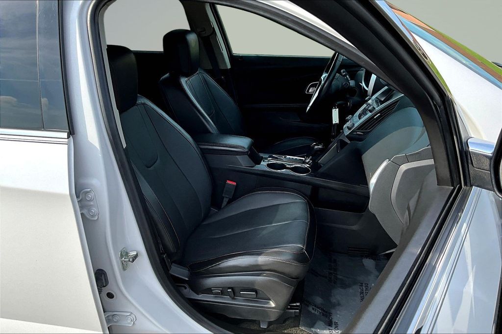 Thumbnail: 2016 Chevrolet Equinox - 10