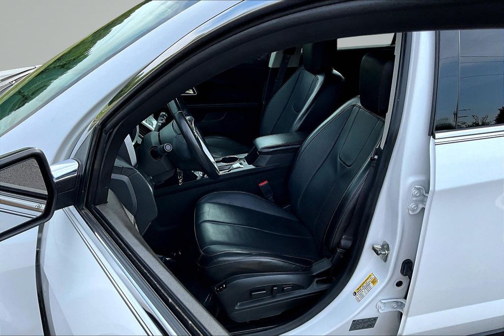 Thumbnail: 2016 Chevrolet Equinox - 11