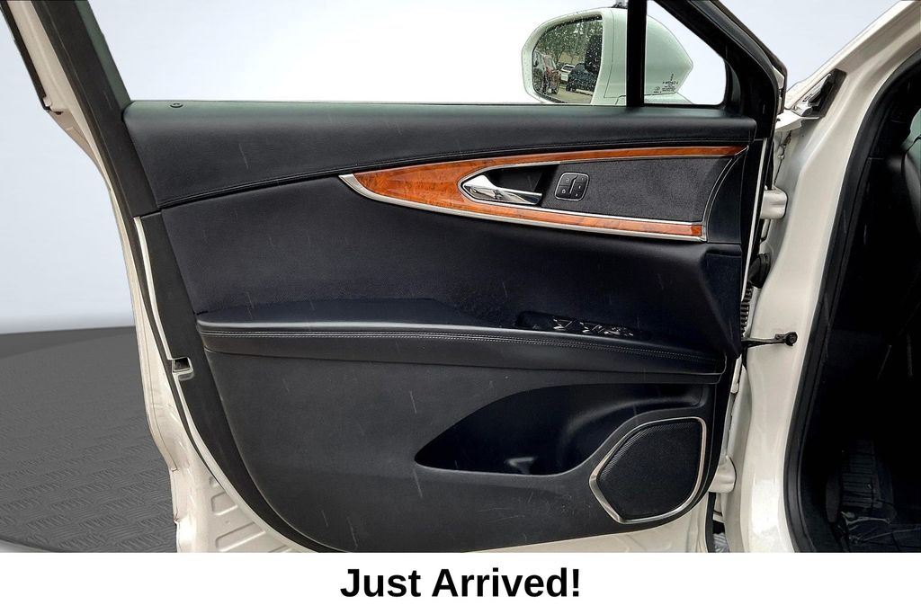 Thumbnail: 2016 Lincoln MKX - 22