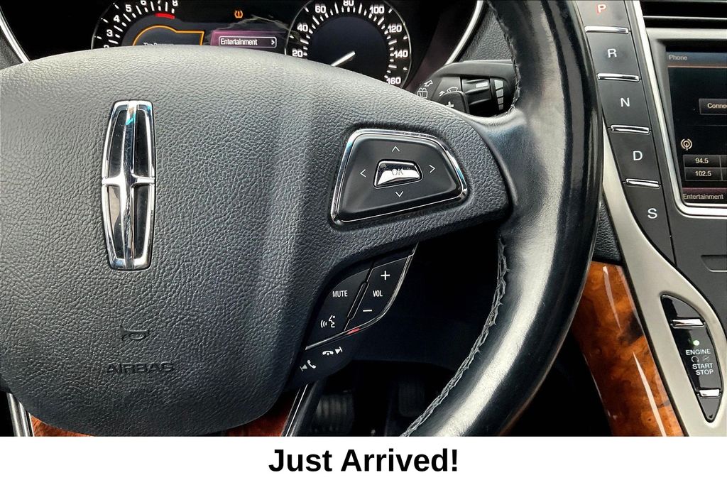 Thumbnail: 2016 Lincoln MKX - 25