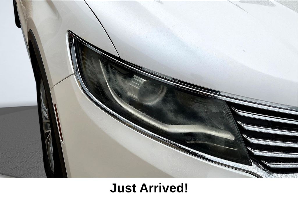 Thumbnail: 2016 Lincoln MKX - 33