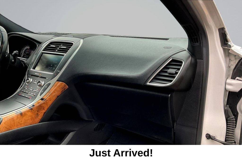 Thumbnail: 2016 Lincoln MKX - 20