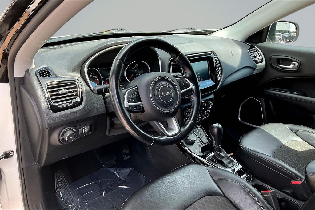 Thumbnail: 2020 Jeep Compass - 13
