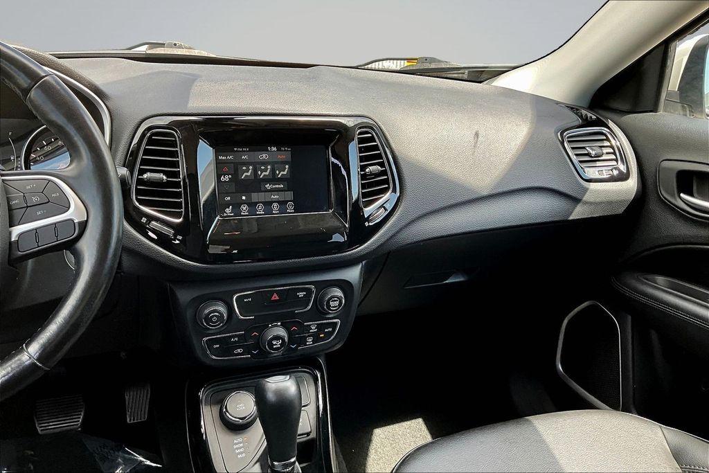 Thumbnail: 2020 Jeep Compass - 9