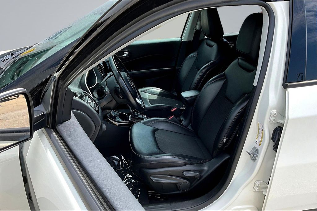 Thumbnail: 2020 Jeep Compass - 11