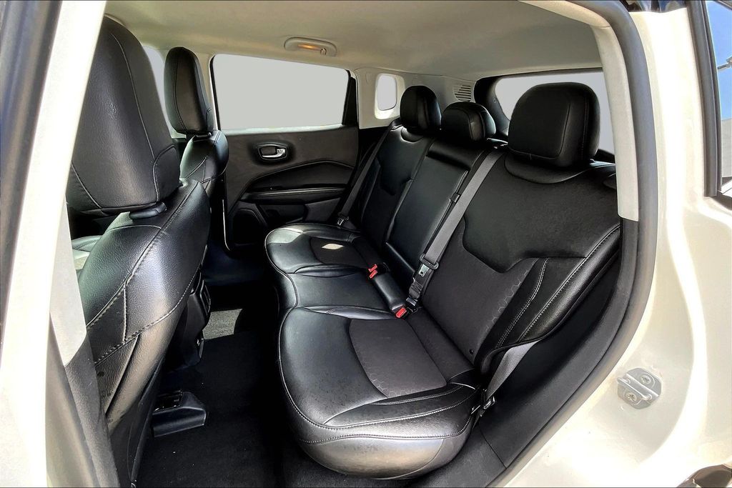 Thumbnail: 2020 Jeep Compass - 12