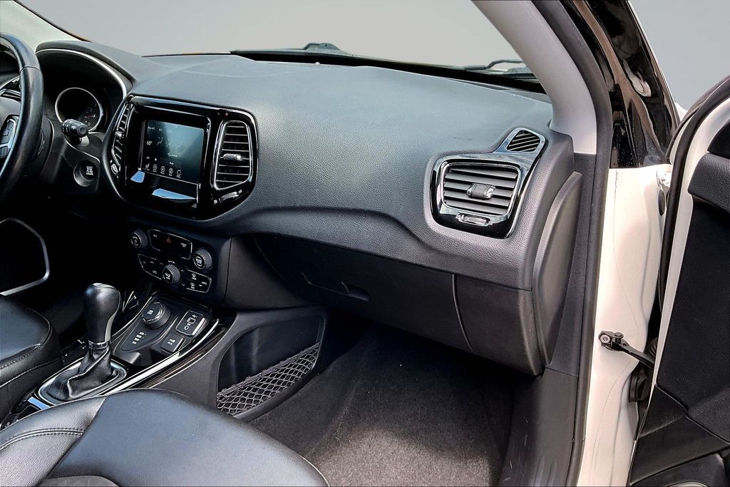 Thumbnail: 2020 Jeep Compass - 23