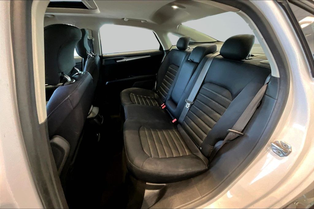 Thumbnail: 2013 Ford Fusion - 11
