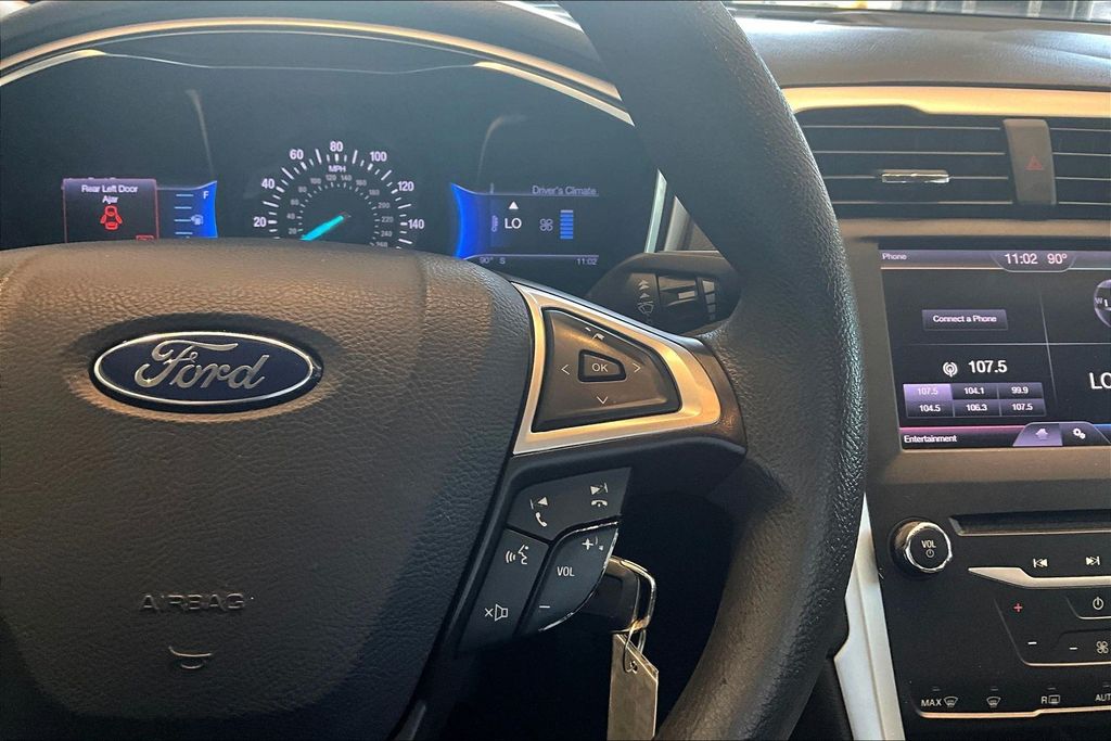 Thumbnail: 2013 Ford Fusion - 27