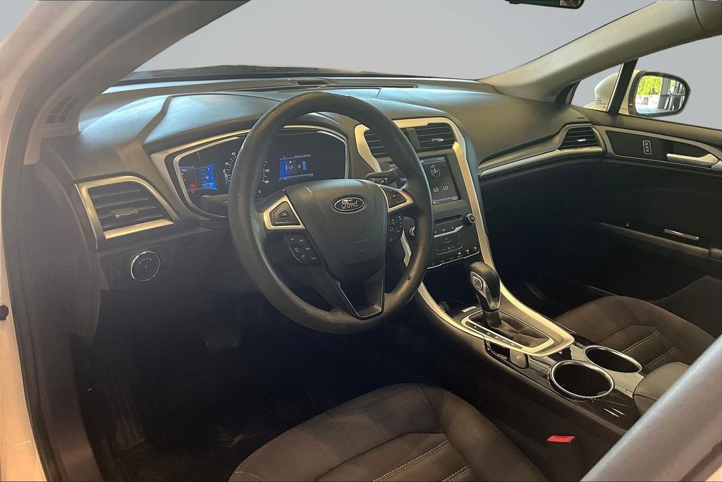 Thumbnail: 2013 Ford Fusion - 12