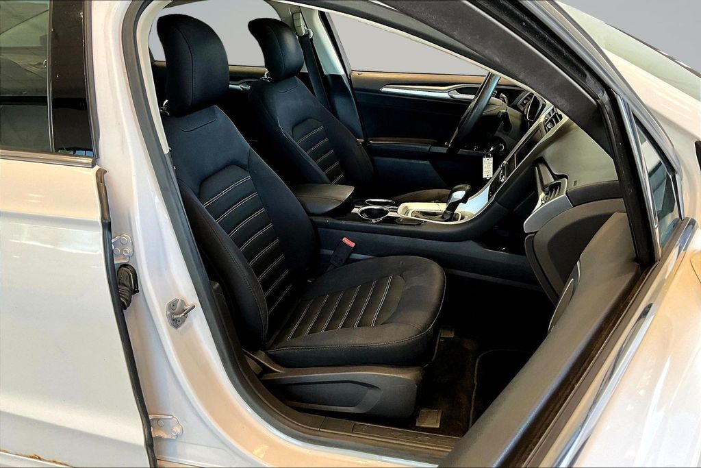 Thumbnail: 2013 Ford Fusion - 9