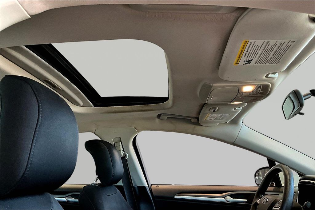 Thumbnail: 2013 Ford Fusion - 23