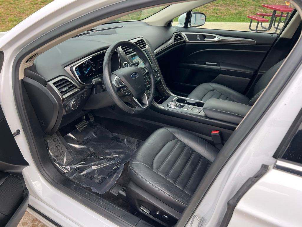 Thumbnail: 2017 Ford Fusion - 9