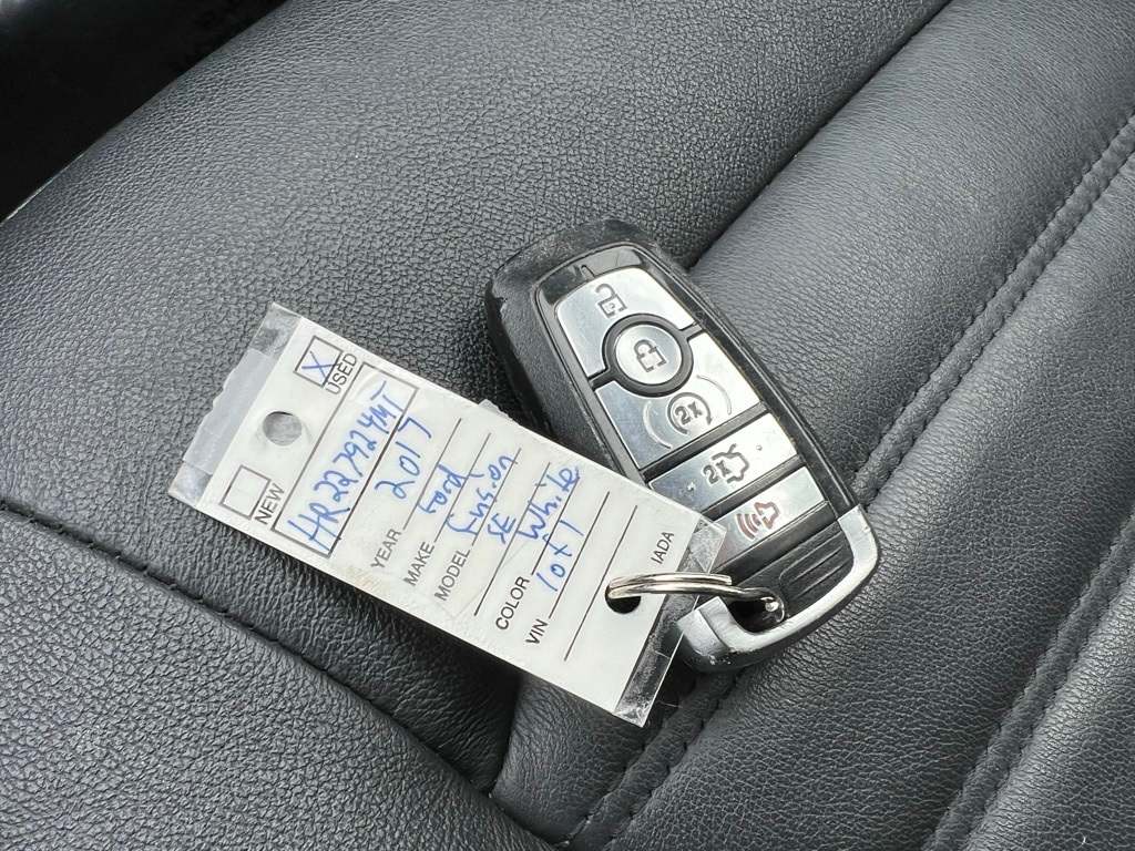 Thumbnail: 2017 Ford Fusion - 16